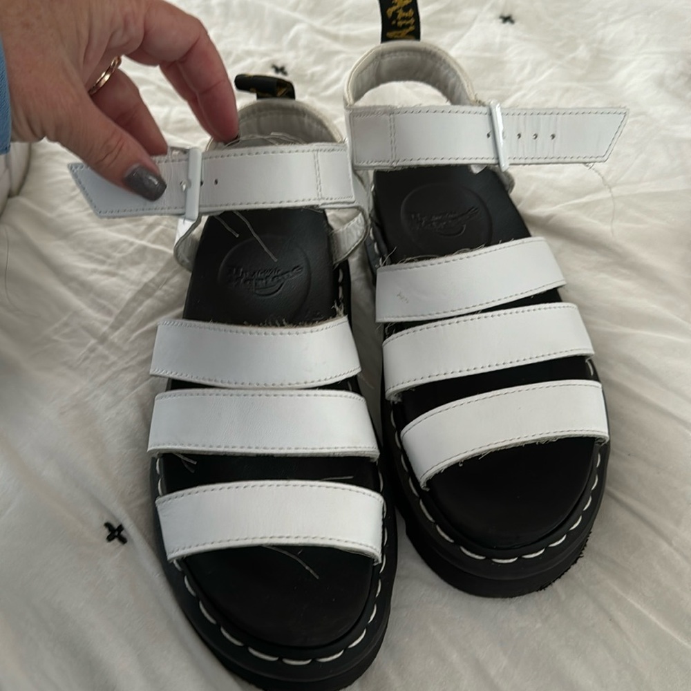 Dr Martens Blaire sandals